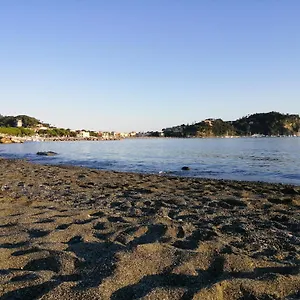 https://la-casetta-nella-citt-dei-due-mari.hotelitalianriviera.com