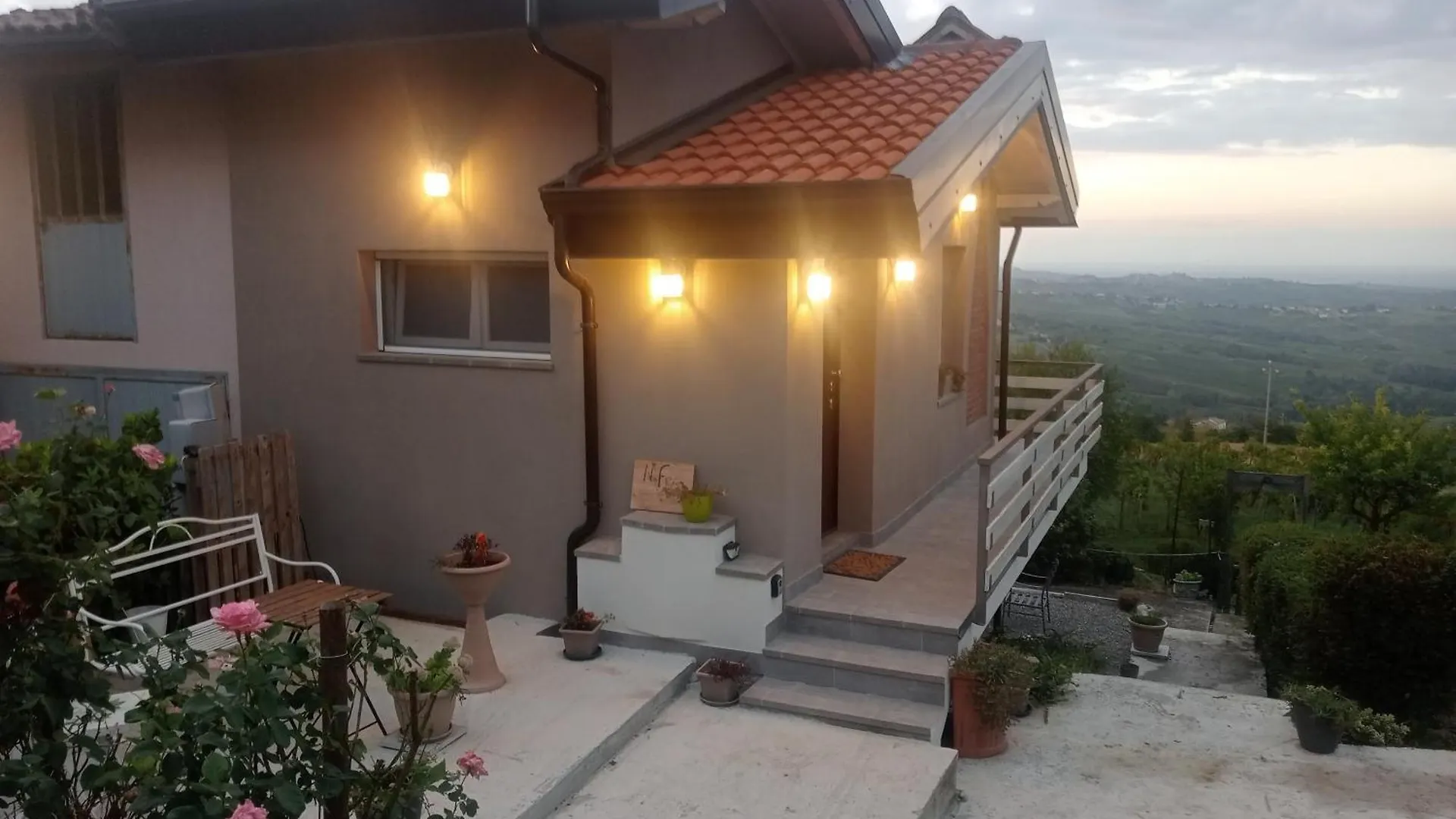 Villa Nife Tiny House - Secret Garden Montalbo Italia