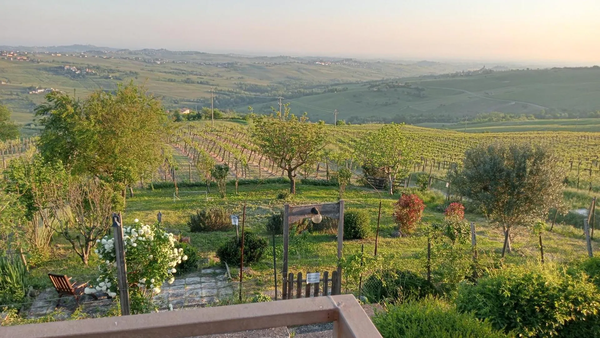 Villa Nife Tiny House - Secret Garden Montalbo